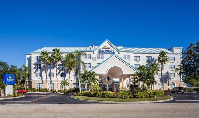Baymont Inn & Suites Fort Myers Airport Exterior