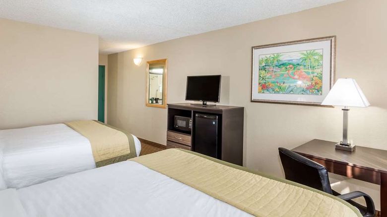 <b>Baymont Inn & Suites Fort Myers Airport Room</b>. Images powered by <a href="https://iceportal.shijigroup.com/" title="IcePortal" target="_blank">IcePortal</a>.