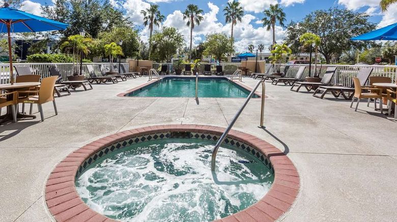 <b>Baymont Inn & Suites Fort Myers Airport Pool</b>. Images powered by <a href="https://iceportal.shijigroup.com/" title="IcePortal" target="_blank">IcePortal</a>.