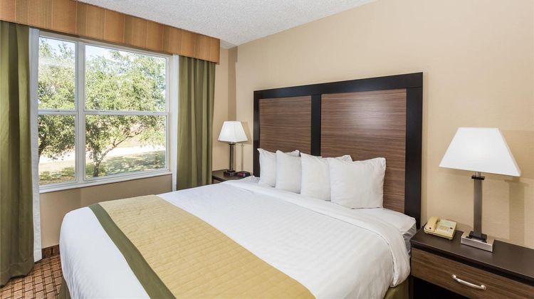 Baymont Inn & Suites Fort Myers Airport Room