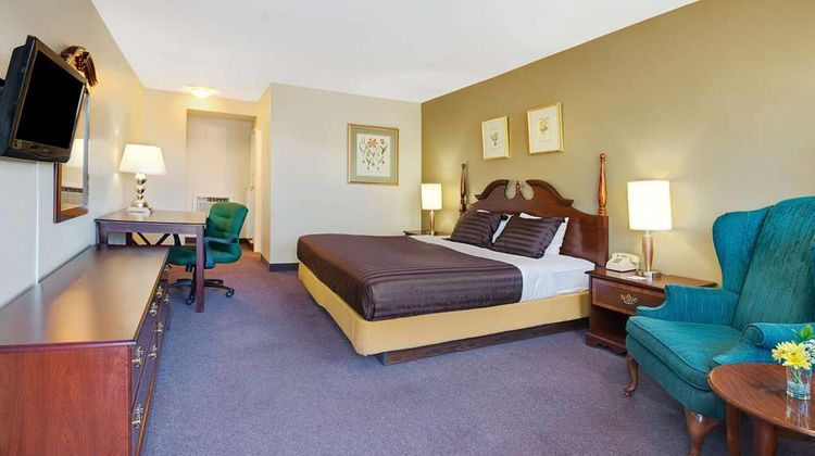 Howard Johnson Lindsay Room