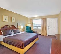 Howard Johnson Lindsay Room