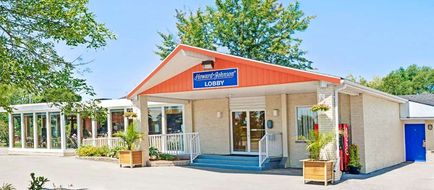 Howard Johnson Lindsay Exterior