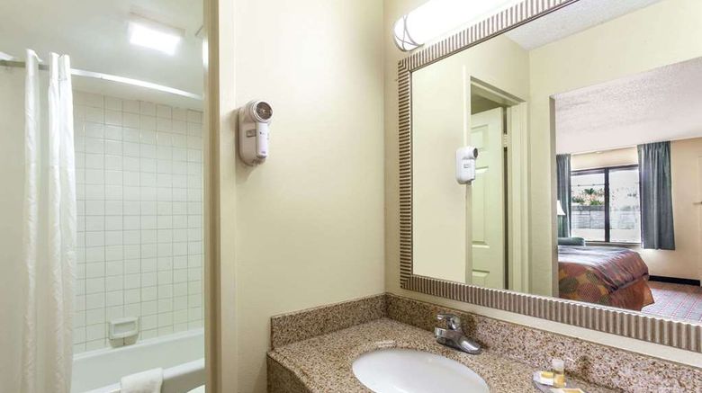 <b>Days Inn - Lebanon Room</b>. Images powered by <a href="https://iceportal.shijigroup.com/" title="IcePortal" target="_blank">IcePortal</a>.