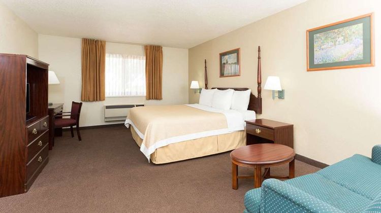 Days Inn Colorado Springs Airport Room
