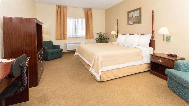 <b>Days Inn Colorado Springs Airport Room</b>. Images powered by <a href="https://iceportal.shijigroup.com/" title="IcePortal" target="_blank">IcePortal</a>.