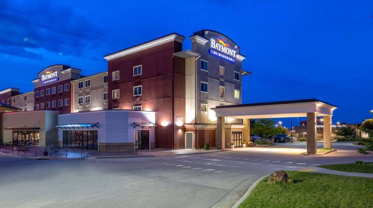 Baymont Inn & Suites Rapid City Exterior