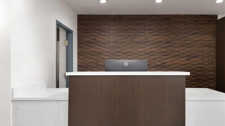 Wingate by Wyndham Savannah Gateway Lobby