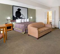 Super 8 El Paso Airport Room