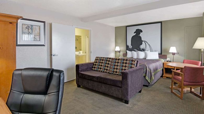 <b>Super 8 El Paso Airport Room</b>. Images powered by <a href="https://iceportal.shijigroup.com/" title="IcePortal" target="_blank">IcePortal</a>.