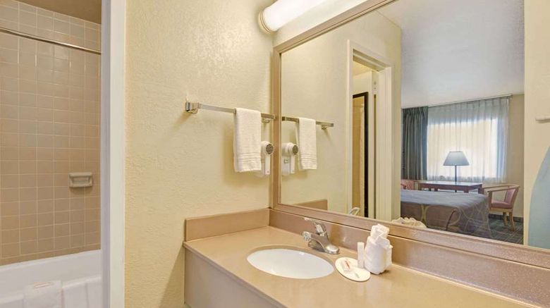 <b>Super 8 El Paso Airport Room</b>. Images powered by <a href="https://iceportal.shijigroup.com/" title="IcePortal" target="_blank">IcePortal</a>.