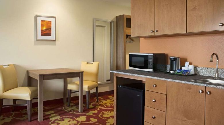 <b>Days Inn & Suites Belmont Suite</b>. Images powered by <a href="https://iceportal.shijigroup.com/" title="IcePortal" target="_blank">IcePortal</a>.