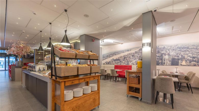 <b>Ramada The Hague Scheveningen Restaurant</b>. Images powered by <a href="https://iceportal.shijigroup.com/" title="IcePortal" target="_blank">IcePortal</a>.