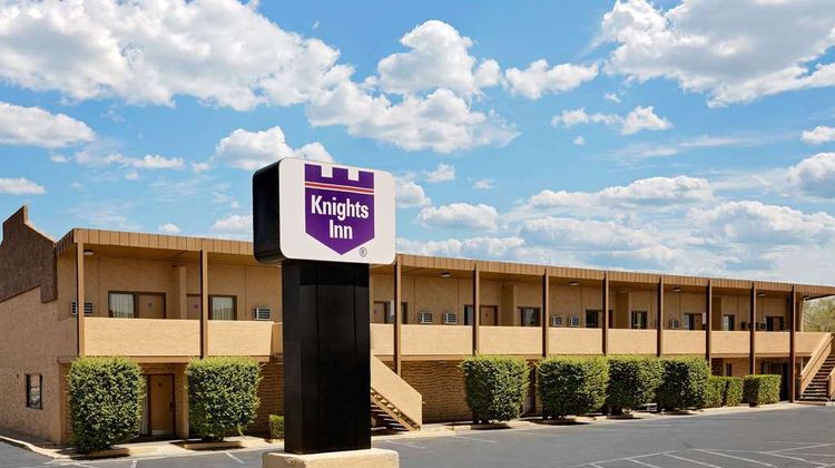 Knights Inn Page Exterior