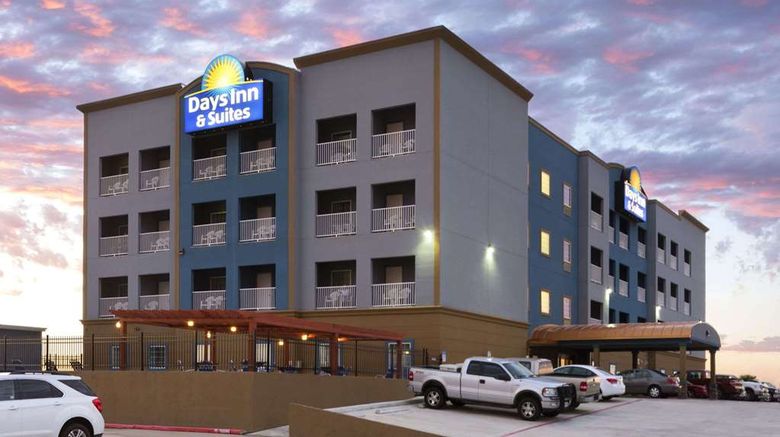 Days Inn  and  Suites Galveston West/Seawall Exterior. Images powered by <a href="https://iceportal.shijigroup.com" target="_blank" rel="noopener">Ice Portal</a>.