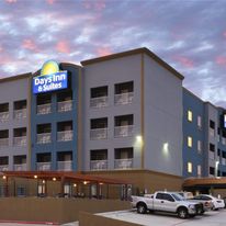 Days Inn & Suites Galveston West/Seawall