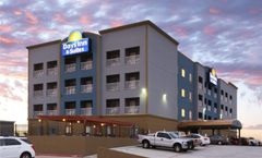 Days Inn & Suites Galveston West/Seawall