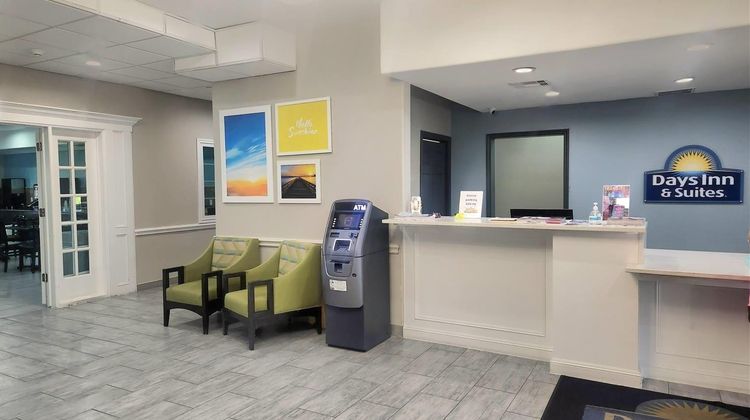 Days Inn & Suites Galveston West/Seawall Lobby