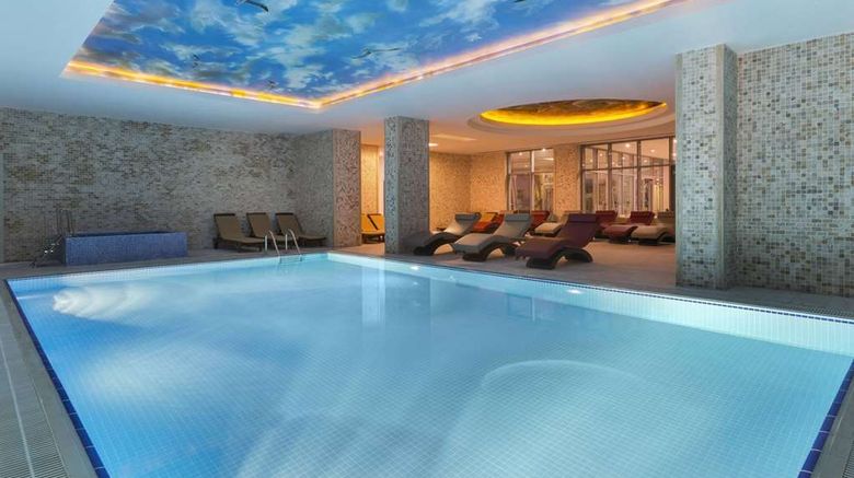 <b>Ramada Hotel & Suites Istanbul Atakoy Pool</b>. Images powered by <a href="https://iceportal.shijigroup.com/" title="IcePortal" target="_blank">IcePortal</a>.