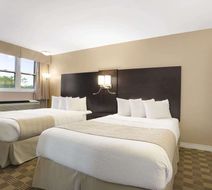 Days Inn & Suites North Bay Room