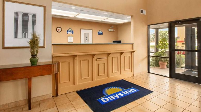 <b>Days Inn Mauldin/Greenville Lobby</b>. Images powered by <a href="https://iceportal.shijigroup.com/" title="IcePortal" target="_blank">IcePortal</a>.