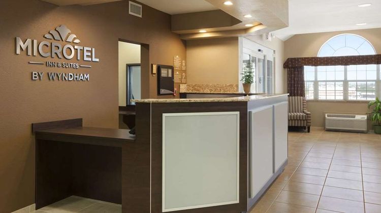 Microtel Inn & Suites Pleasanton Lobby
