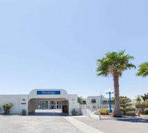 Travelodge Los Banos Exterior