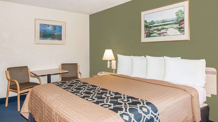 Travelodge Los Banos Room