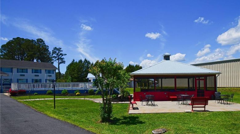 <b>Days Inn Chincoteague Island Exterior</b>. Images powered by <a href="https://iceportal.shijigroup.com/" title="IcePortal" target="_blank">IcePortal</a>.