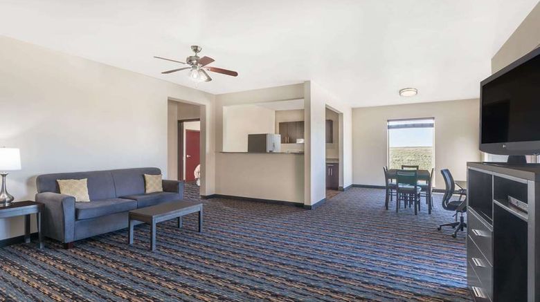 <b>Days Inn Dilley Suite</b>. Images powered by <a href="https://iceportal.shijigroup.com/" title="IcePortal" target="_blank">IcePortal</a>.
