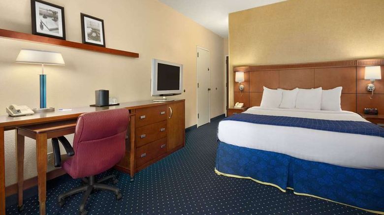 <b>Baymont Inn & Suites Columbia Northwest Room</b>. Images powered by <a href="https://iceportal.shijigroup.com/" title="IcePortal" target="_blank">IcePortal</a>.