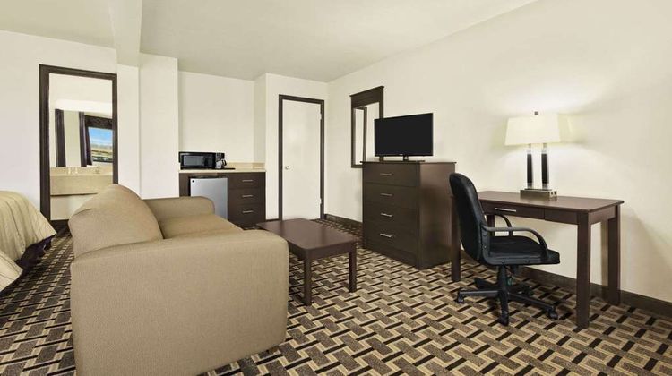 Super 8 Fort Worth Suite
