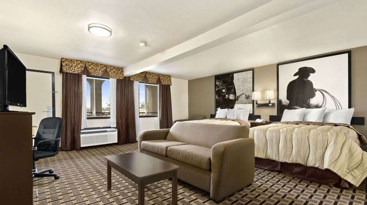 Super 8 Fort Worth Suite
