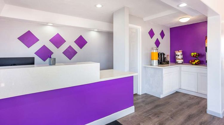 Knights Inn & Suites Yuma Lobby