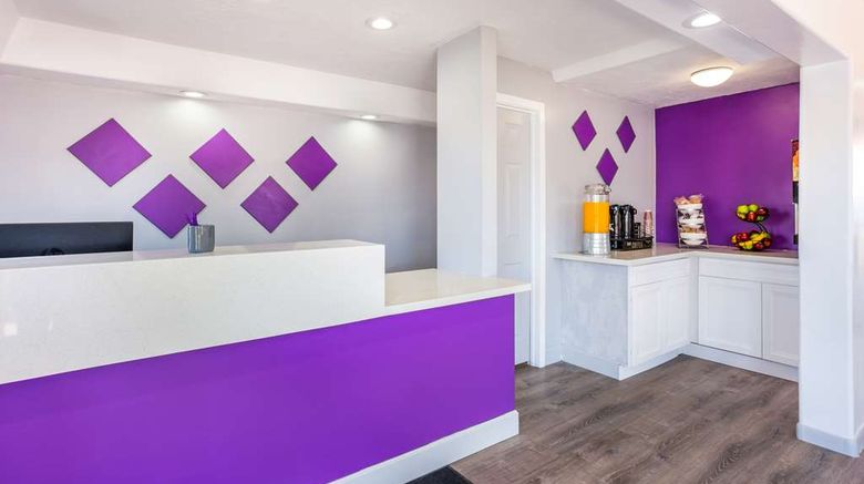 <b>Knights Inn & Suites Yuma Lobby</b>. Images powered by <a href="https://iceportal.shijigroup.com/" title="IcePortal" target="_blank">IcePortal</a>.