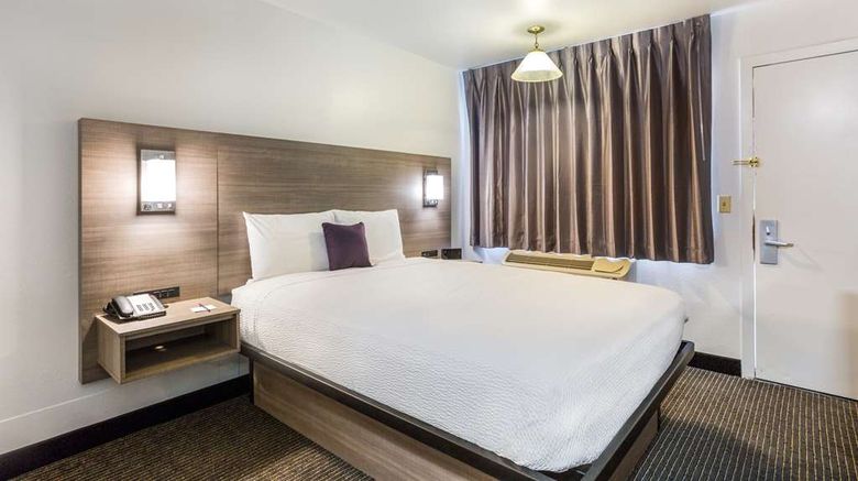 <b>Knights Inn & Suites Yuma Room</b>. Images powered by <a href="https://iceportal.shijigroup.com/" title="IcePortal" target="_blank">IcePortal</a>.