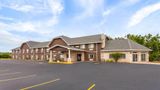 <b>Days Inn & Suites Kaukauna WI Exterior</b>. Images powered by <a href="https://iceportal.shijigroup.com/" title="IcePortal" target="_blank">IcePortal</a>.