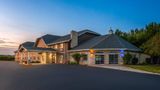 <b>Days Inn & Suites Kaukauna WI Exterior</b>. Images powered by <a href="https://iceportal.shijigroup.com/" title="IcePortal" target="_blank">IcePortal</a>.