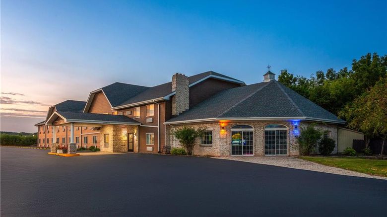 <b>Days Inn & Suites Kaukauna WI Exterior</b>. Images powered by <a href="https://iceportal.shijigroup.com/" title="IcePortal" target="_blank">IcePortal</a>.