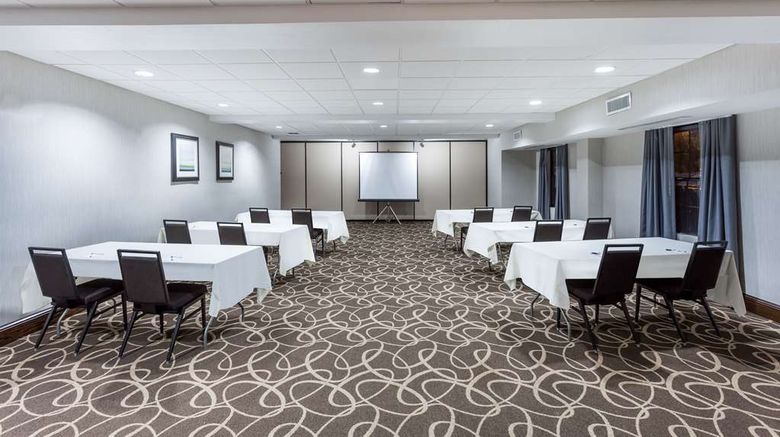 <b>Wingate by Wyndham High Point Meeting</b>. Images powered by <a href="https://iceportal.shijigroup.com/" title="IcePortal" target="_blank">IcePortal</a>.