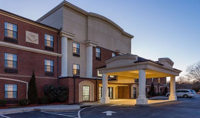 Wingate by Wyndham High Point Exterior