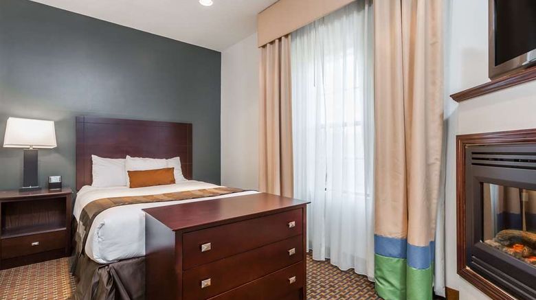 <b>Wingate by Wyndham High Point Room</b>. Images powered by <a href="https://iceportal.shijigroup.com/" title="IcePortal" target="_blank">IcePortal</a>.