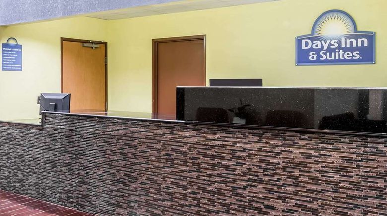 <b>Days Inn & Suites Casey Lobby</b>. Images powered by <a href="https://iceportal.shijigroup.com/" title="IcePortal" target="_blank">IcePortal</a>.