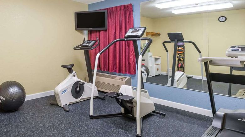 <b>Days Inn & Suites Casey Health</b>. Images powered by <a href="https://iceportal.shijigroup.com/" title="IcePortal" target="_blank">IcePortal</a>.