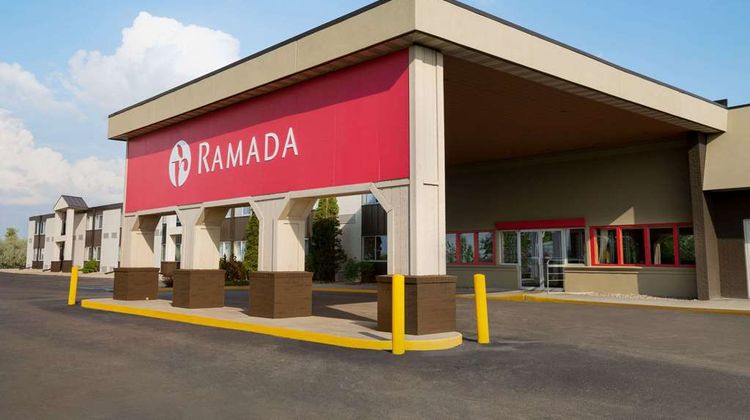 Ramada Bismarck Exterior