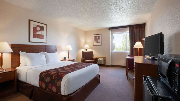 Ramada Bismarck Room