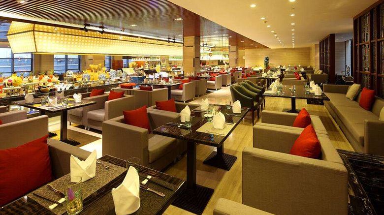 <b>Wyndham Grand Plaza Royale Changsheng Restaurant</b>. Images powered by <a href="https://iceportal.shijigroup.com/" title="IcePortal" target="_blank">IcePortal</a>.