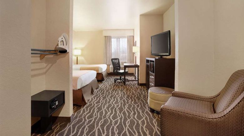 <b>Baymont Inn & Suites Clute Room</b>. Images powered by <a href="https://iceportal.shijigroup.com/" title="IcePortal" target="_blank">IcePortal</a>.