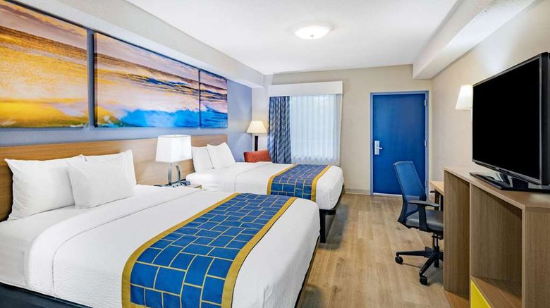 <b>Days Inn & Suites Savannah Midtown Suite</b>. Images powered by <a href="https://iceportal.shijigroup.com/" title="IcePortal" target="_blank">IcePortal</a>.