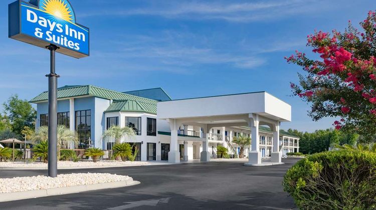 Days Inn & Suites Savannah Midtown Exterior